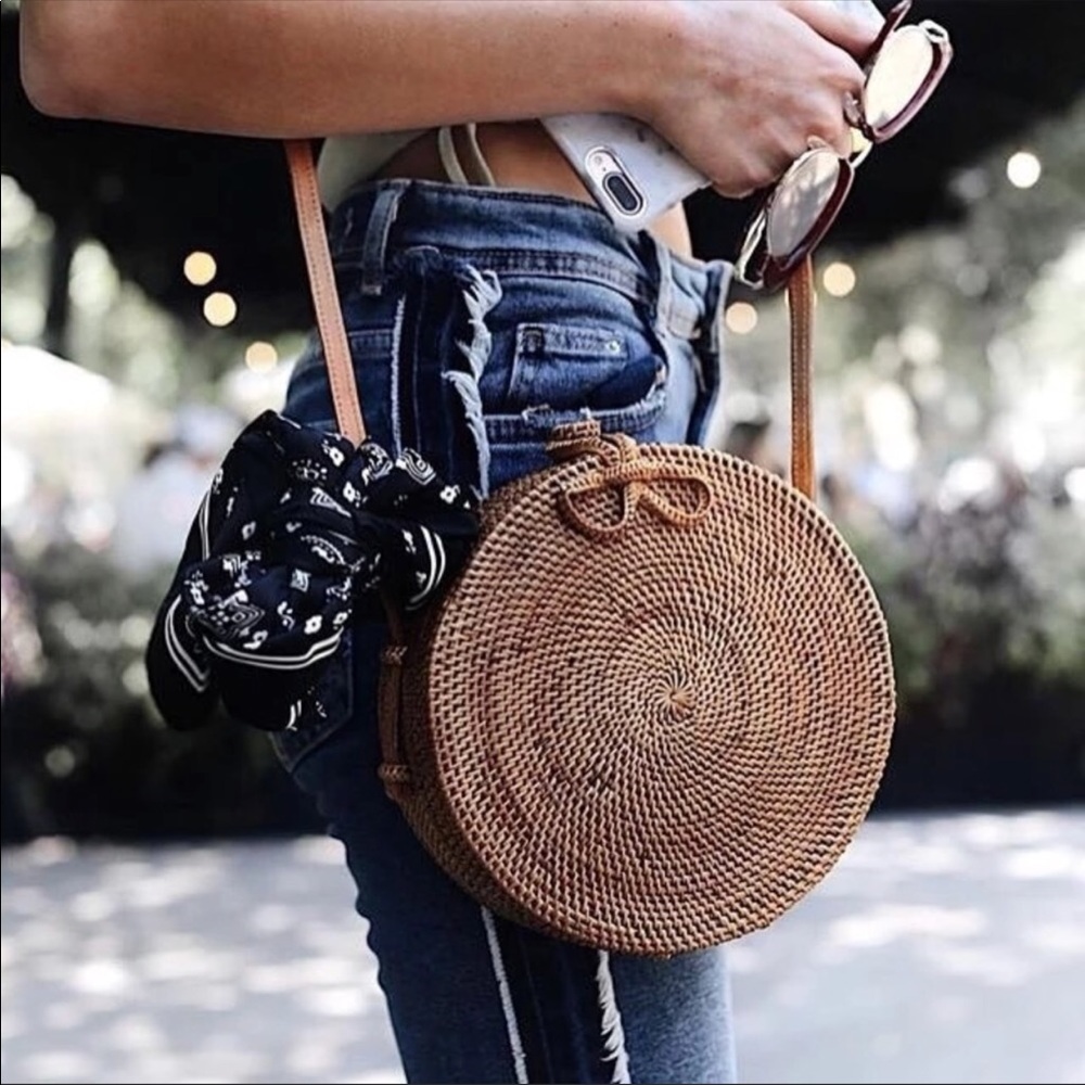 ROUND WICKER CANTEEN W/ REAL LEATHER CROSSBODY